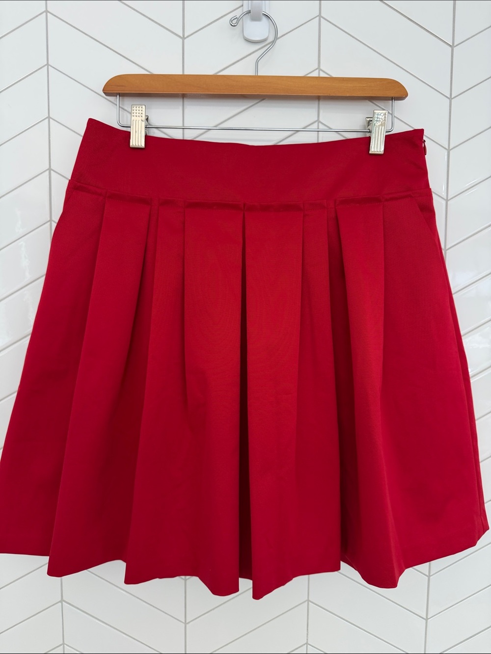 Ann Taylor Women’s Red Pleated Skirt | Size 8